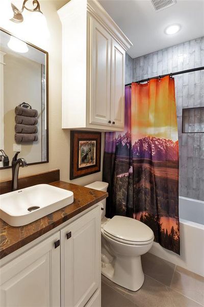 Furnished interior view inside a new home in , Flint (Image 11).