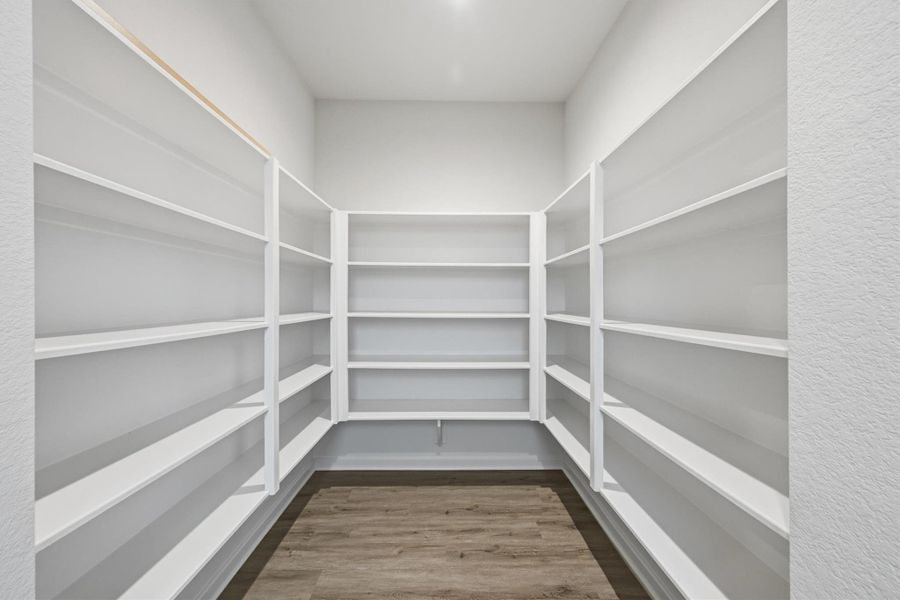 Spacious, unfurnished interior of a new home in Canterra Creek  60', Iowa Colony (Image 37).