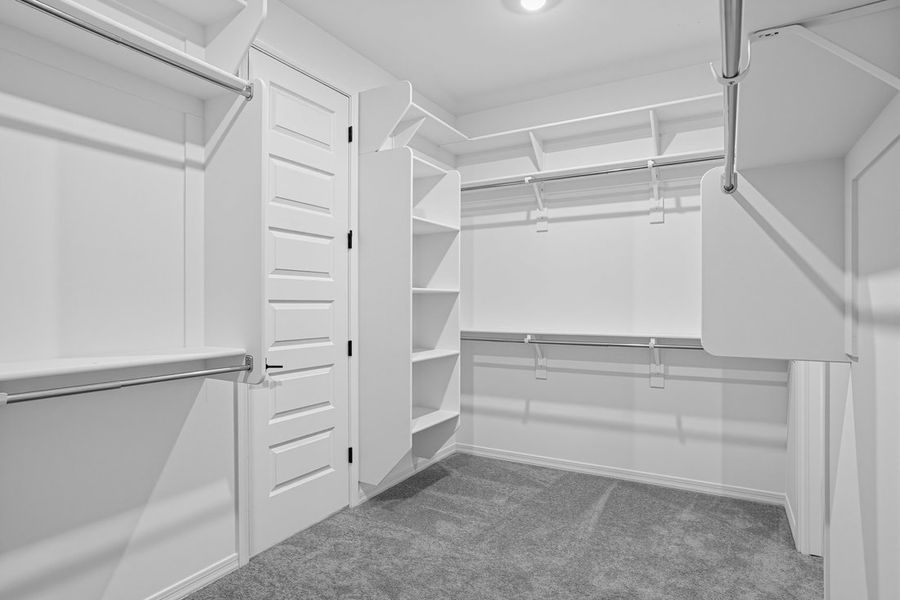 Spacious, unfurnished interior of a new home in Artisan at Asante, Surprise (Image 13).