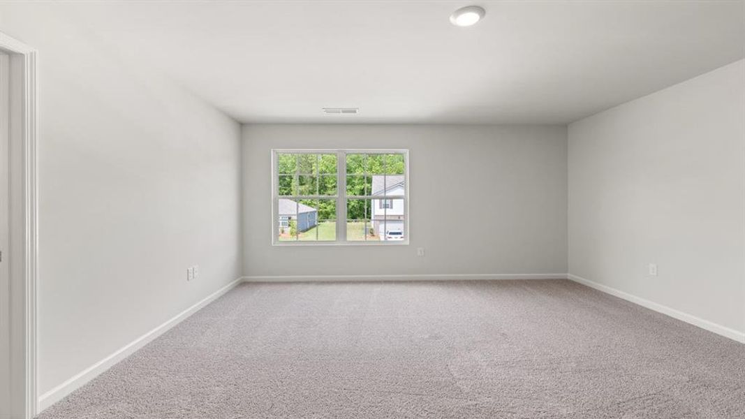 Spacious, unfurnished interior of a new home in Sherwood Manor, South Fulton (Image 16).