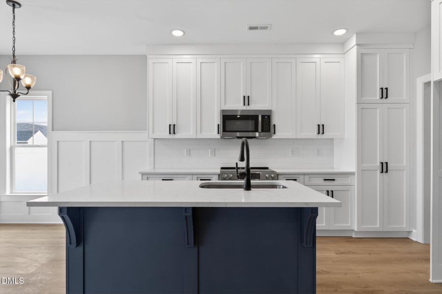 10-web-or-mls-3818-valleyfield-ln-elm-ci