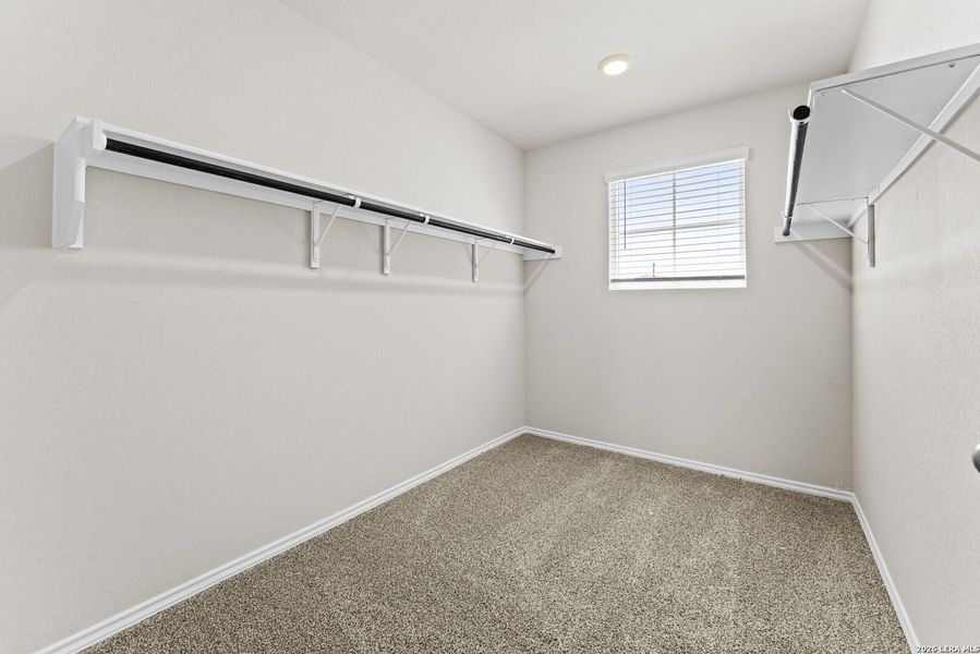 Spacious, unfurnished interior of a new home in Redbird Ranch, San Antonio (Image 20).