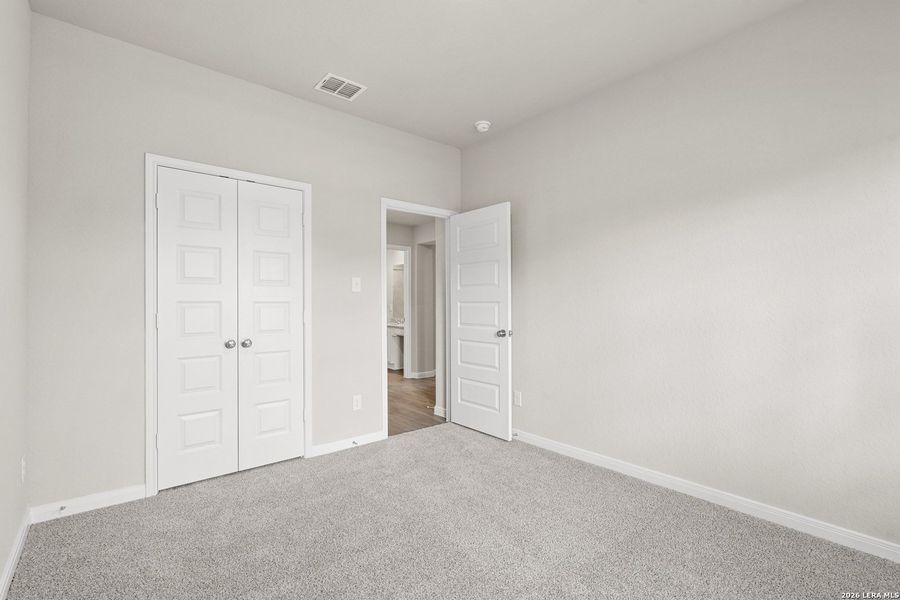 Spacious, unfurnished interior of a new home in Swenson Heights, Seguin (Image 20).