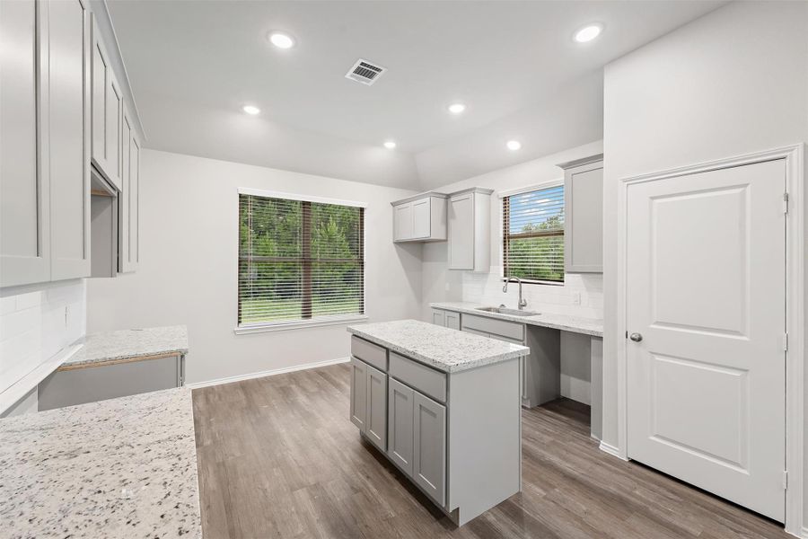 Furnished interior view inside a new home in , Lufkin (Image 8).