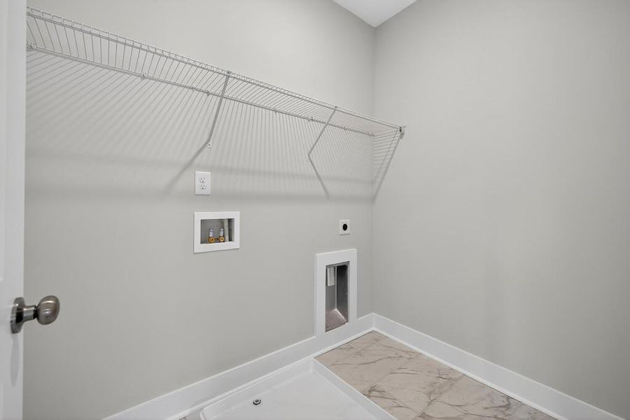 Spacious, unfurnished interior of a new home in Red Bird Manor, Jefferson (Image 14).