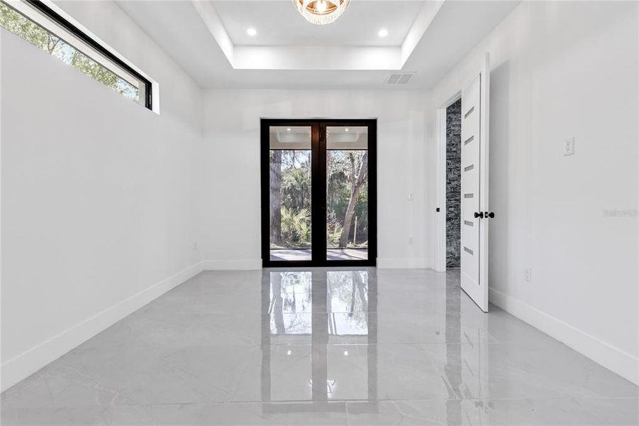 Spacious, unfurnished interior of a new home in , Punta Gorda (Image 29).