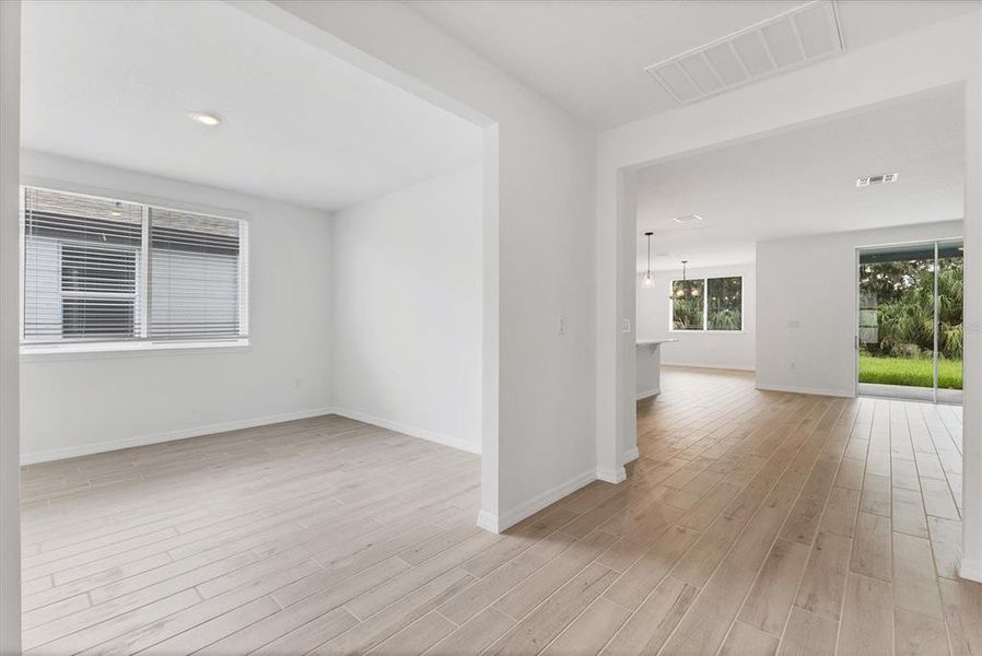 Spacious, unfurnished interior of a new home in , Parrish (Image 30).