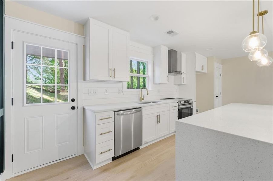 Furnished interior view inside a new home in , Mableton (Image 6).