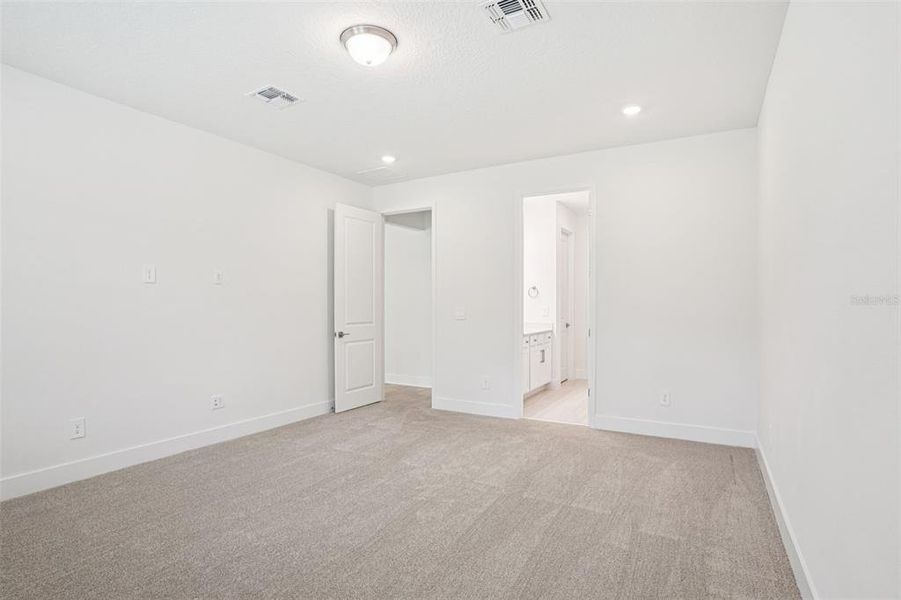 Spacious, unfurnished interior of a new home in Ridgehaven - Signature Series, Ormond Beach (Image 20).