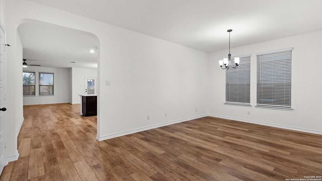 Spacious, unfurnished interior of a new home in Canyon Crest, San Antonio (Image 19). Spacious, unfurnished interior of a new home in Canyon Crest, San Antonio (Image 19).