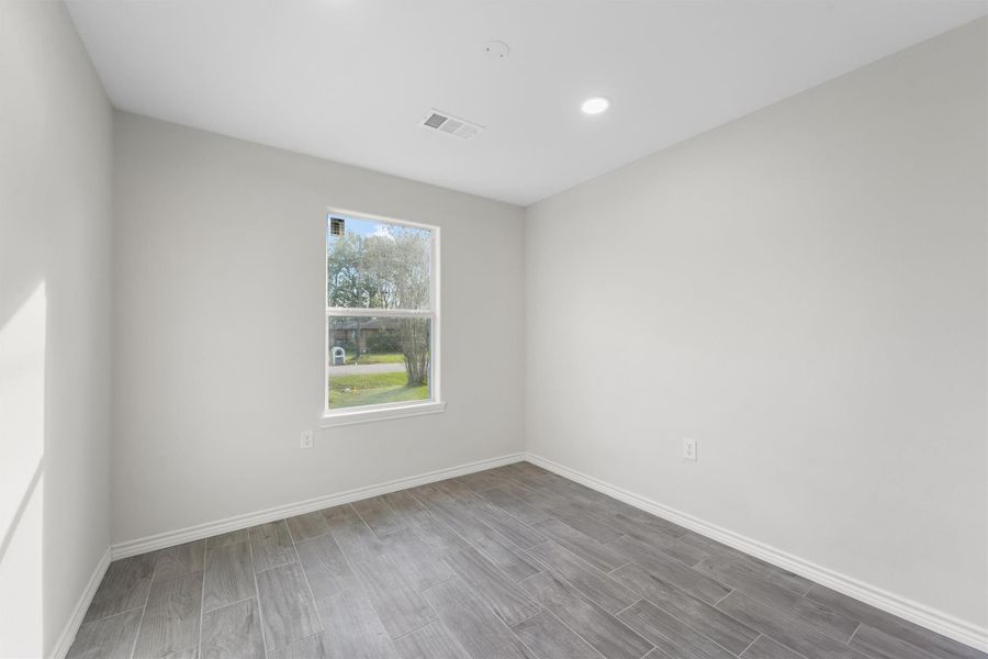 Spacious, unfurnished interior of a new home in , Dayton (Image 25).