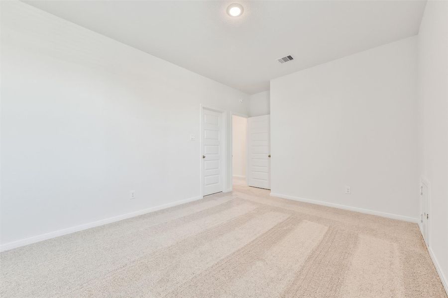Spacious, unfurnished interior of a new home in Anderson Lakes, Houston (Image 29).