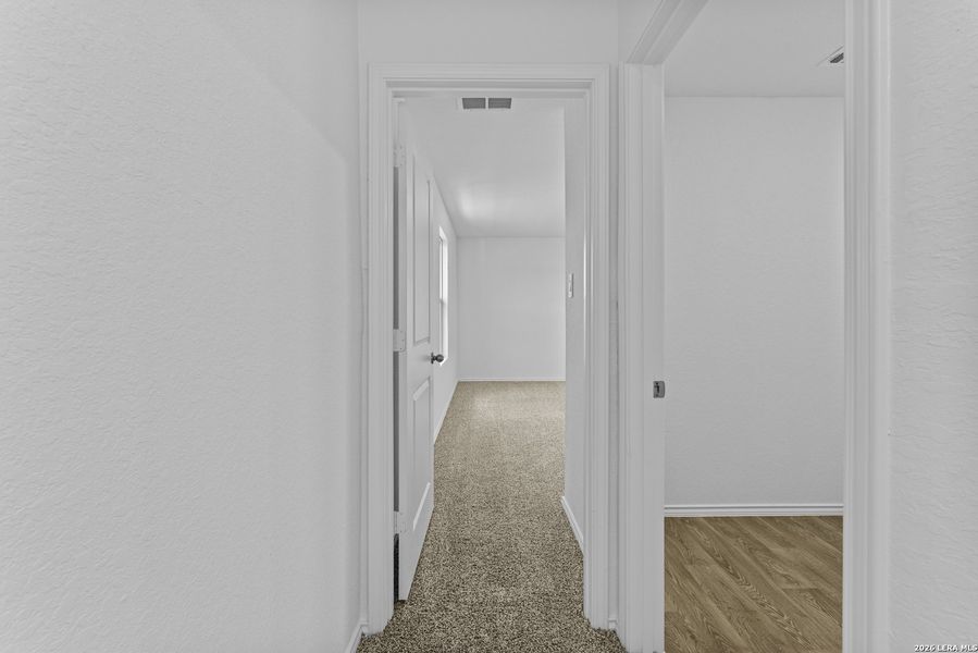 Spacious, unfurnished interior of a new home in Blue Ridge Ranch, San Antonio (Image 15). Spacious, unfurnished interior of a new home in Blue Ridge Ranch, San Antonio (Image 15).