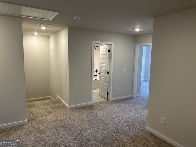 Spacious, unfurnished interior of a new home in Millstone at Mundy Mill, Gainesville (Image 35).