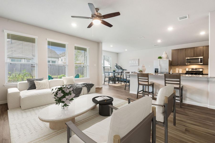 Furnished interior view inside a new home in Madison Bend, Conroe (Image 15). Furnished interior view inside a new home in Madison Bend, Conroe (Image 15).