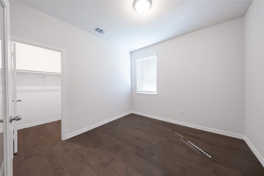 Spacious, unfurnished interior of a new home in Churchill: Fields 40', Anna (Image 25). Spacious, unfurnished interior of a new home in Churchill: Fields 40', Anna (Image 25).