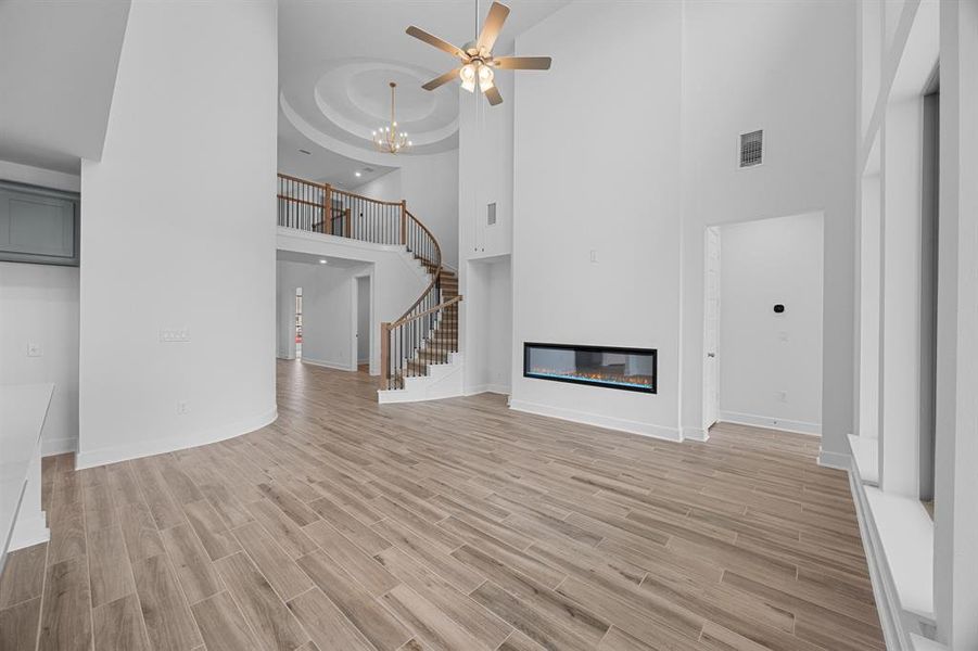 Representative image. Features, specifications, selections and colors may vary. Representative image. Features, specifications, selections and colors may vary.