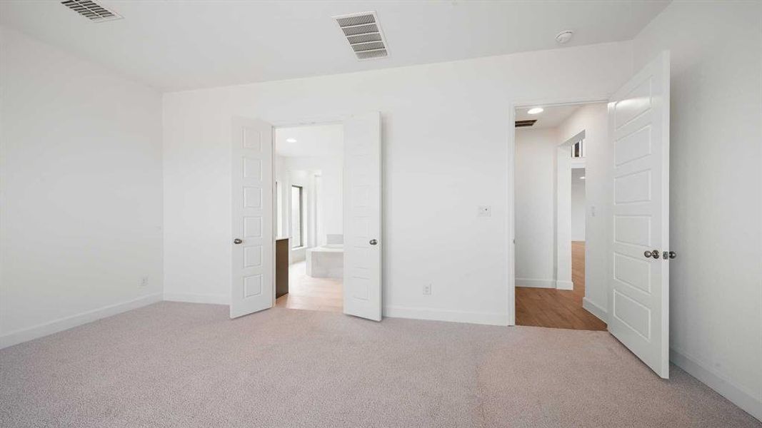 Spacious, unfurnished interior of a new home in Devonshire, Forney (Image 22).