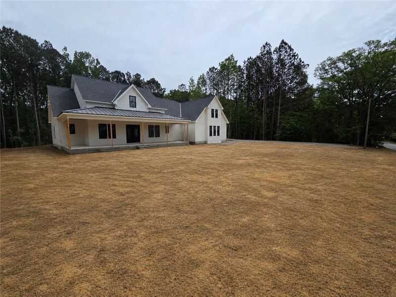 Exterior details and patio area of a home in , Acworth (Image 3).