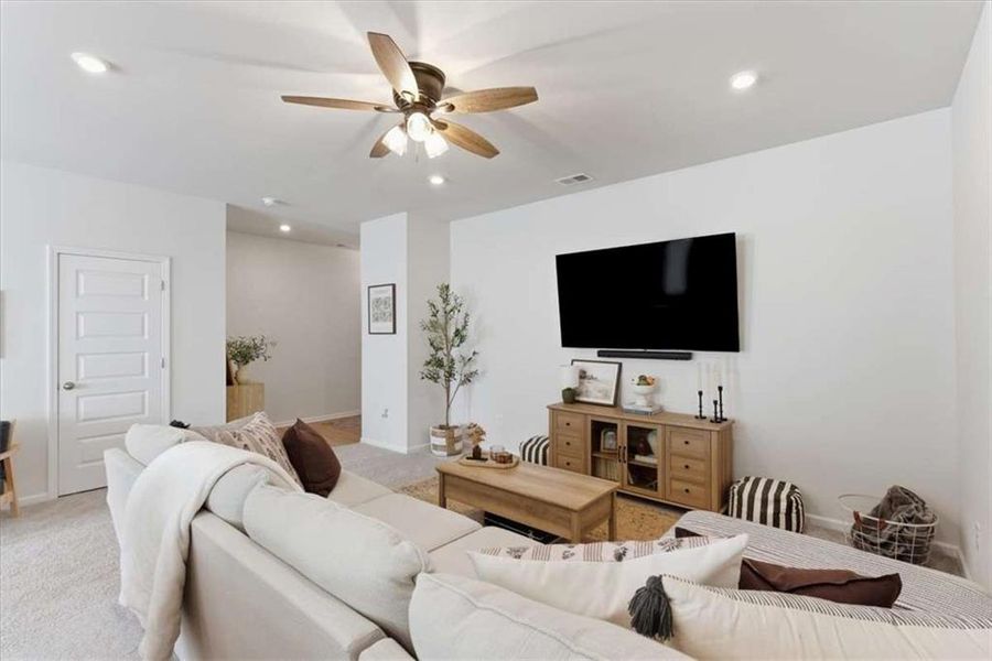 Furnished interior view inside a new home in , Jasper (Image 27).