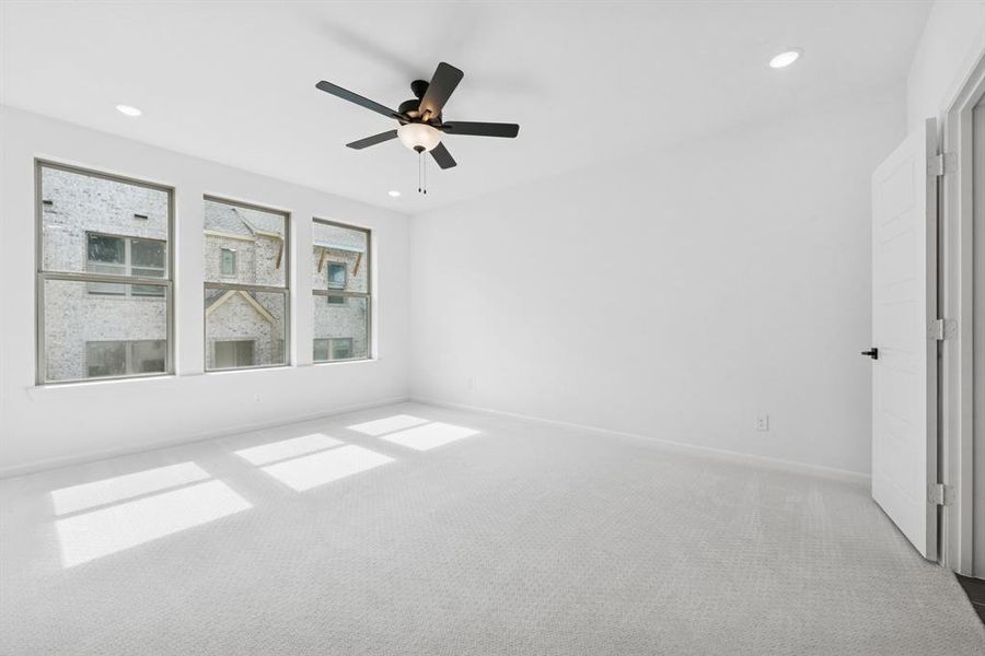 Spacious, unfurnished interior of a new home in Hillside at Las Colinas, Irving (Image 28).