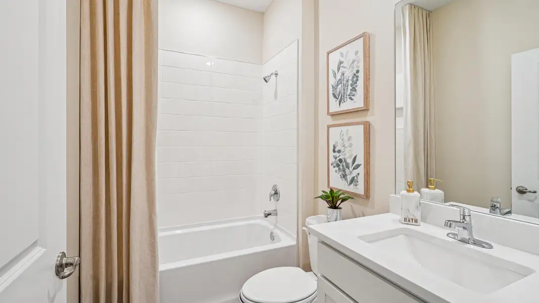 Representative furnished interior of a home built from the Astor by D.R. Horton in Mockingbird Reserve at Winding Oaks, Ocala (Image 24). Representative furnished interior of a home built from the Astor by D.R. Horton in Mockingbird Reserve at Winding Oaks, Ocala (Image 24).