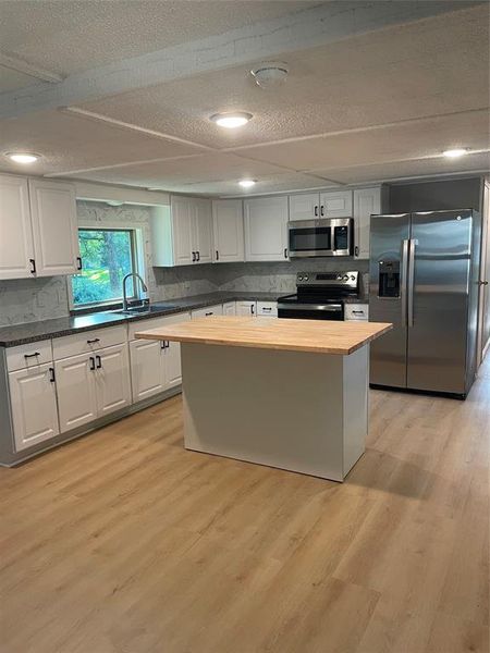 Furnished interior view inside a new home in , Malakoff (Image 8).