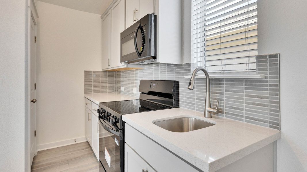 Furnished interior view inside a new home in Creeks Crossing, Elgin (Image 8).