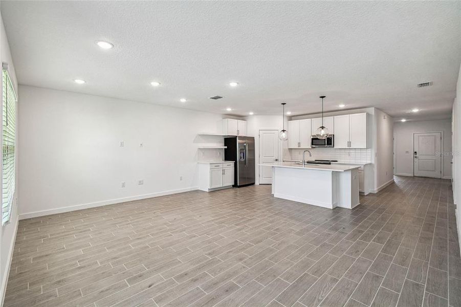 Spacious, unfurnished interior of a new home in Aspire at The Pines, Dunnellon (Image 18).