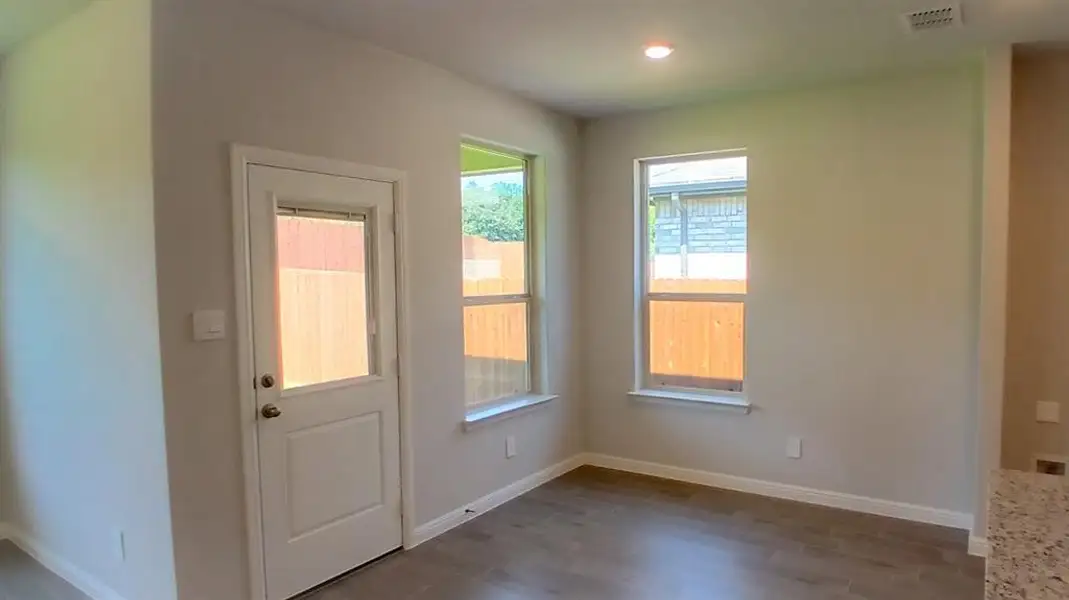 Spacious, unfurnished interior of a new home in The Canyons, Keene (Image 11).