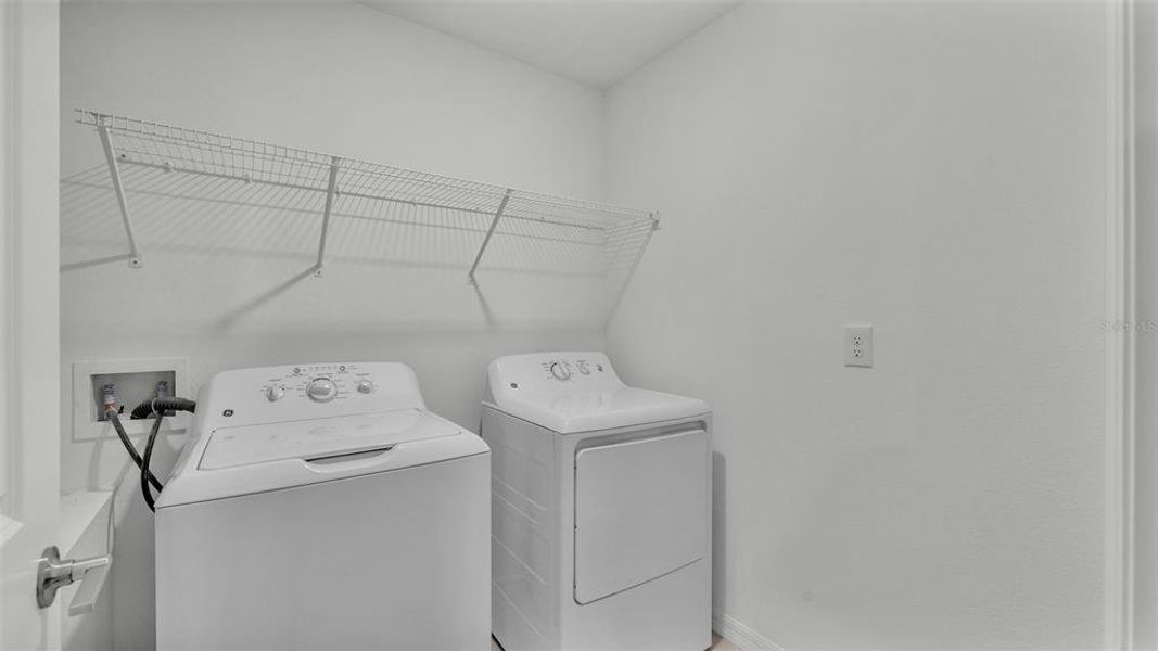 Furnished interior view inside a new home in , Bartow (Image 8).