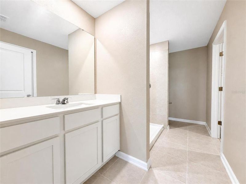 Furnished interior view inside a new home in , Lake Wales (Image 5).