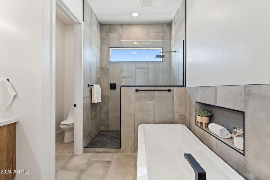 10-Master Bathroom