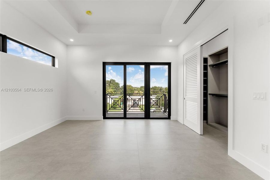 Spacious, unfurnished interior of a new home in , Miami (Image 52).