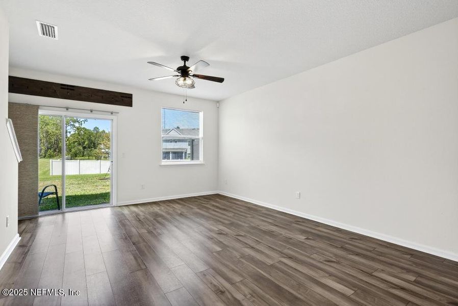 Spacious, unfurnished interior of a new home in , Jacksonville (Image 22).