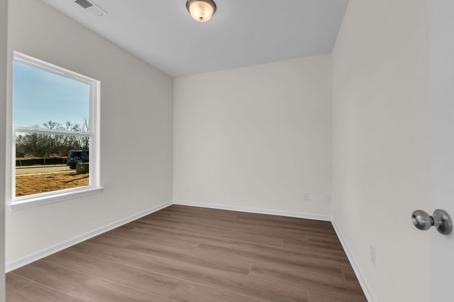 Spacious, unfurnished interior of a new home in Hampshire Hills, Columbia (Image 24).