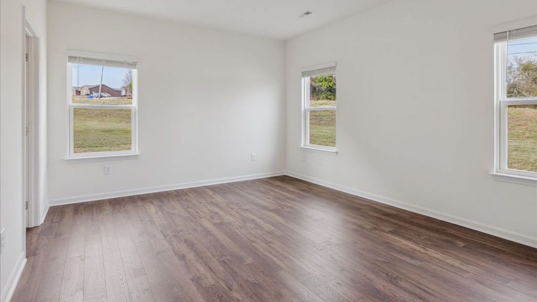 Spacious, unfurnished interior of a new home in Catlett Cove, Knoxville (Image 18).