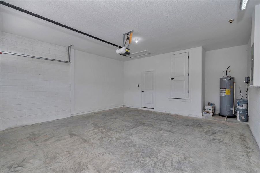 Spacious, unfurnished interior of a new home in , Dunnellon (Image 15). Spacious, unfurnished interior of a new home in , Dunnellon (Image 15).