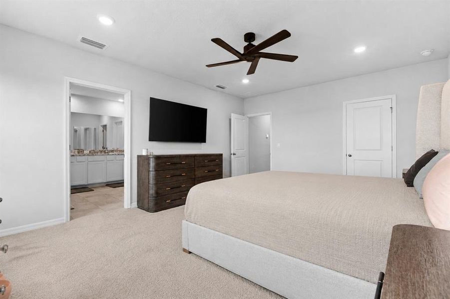 Furnished interior view inside a new home in Silverstone North, Palmetto (Image 11). Furnished interior view inside a new home in Silverstone North, Palmetto (Image 11).