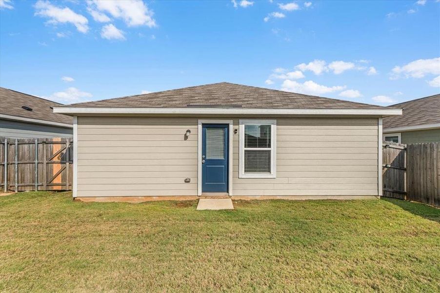 Exterior details and patio area of a home in , Fort Worth (Image 20).