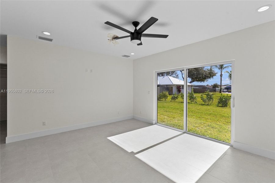 Spacious, unfurnished interior of a new home in , Port St. Lucie (Image 11).