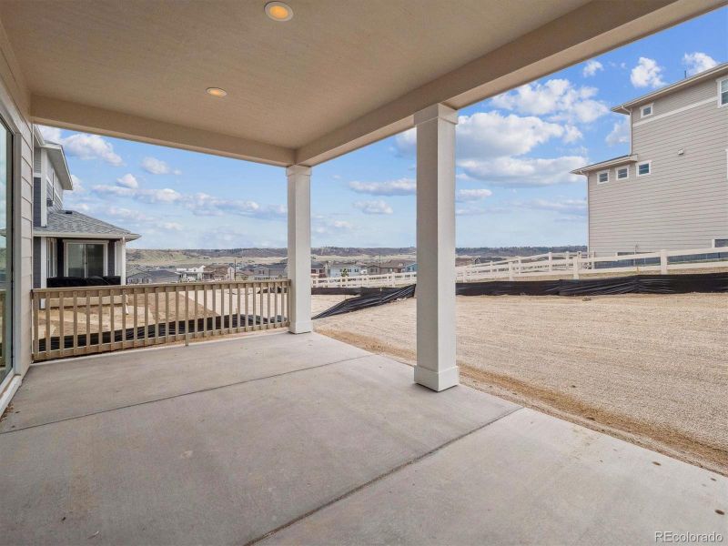 Spacious, unfurnished interior of a new home in Vista Pines at Crystal Valley, Castle Rock (Image 20).