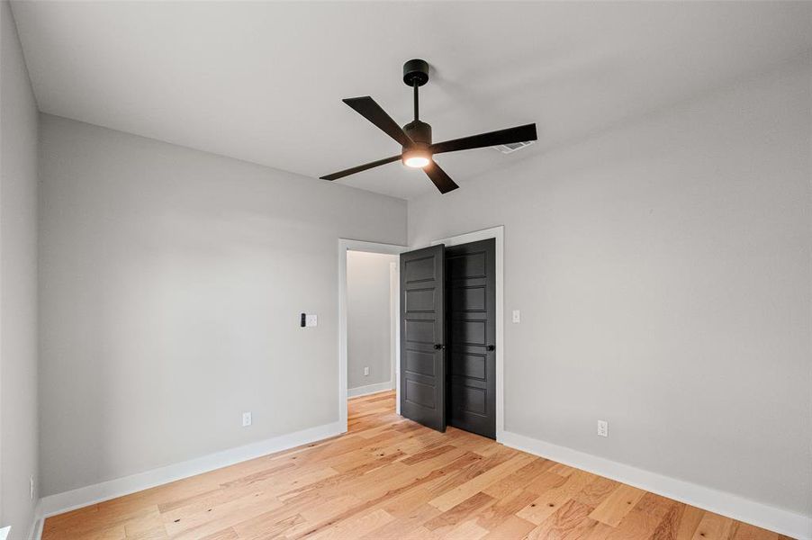 Spacious, unfurnished interior of a new home in , Granbury (Image 30). Spacious, unfurnished interior of a new home in , Granbury (Image 30).