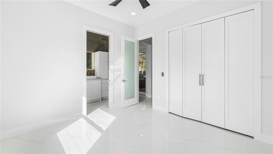 Spacious, unfurnished interior of a new home in , Naples (Image 22).