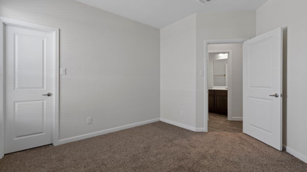 Representative unfurnished interior of a home built from the Valley Spring by D.R. Horton in Eden Ranch, Arlington (Image 37).