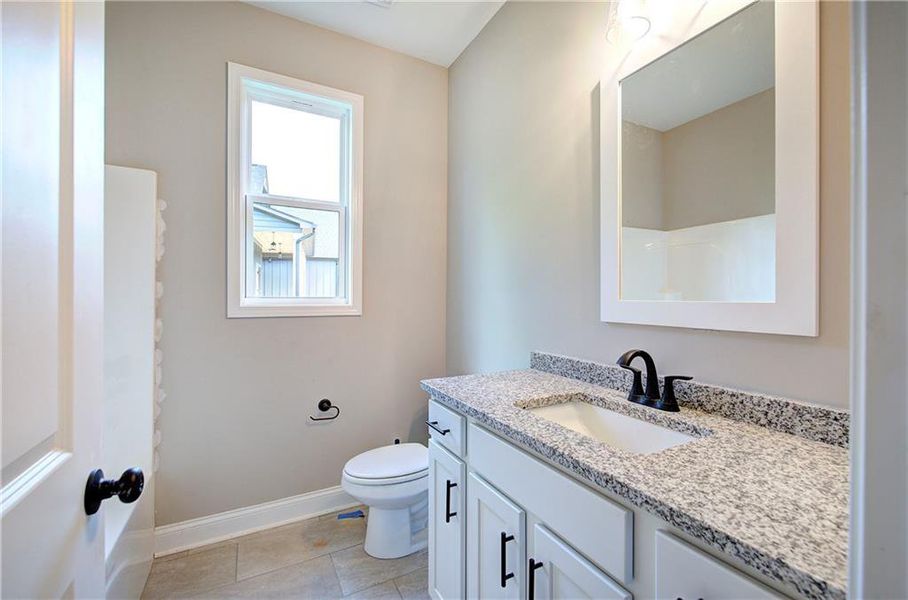 Furnished interior view inside a new home in , Dallas (Image 10).