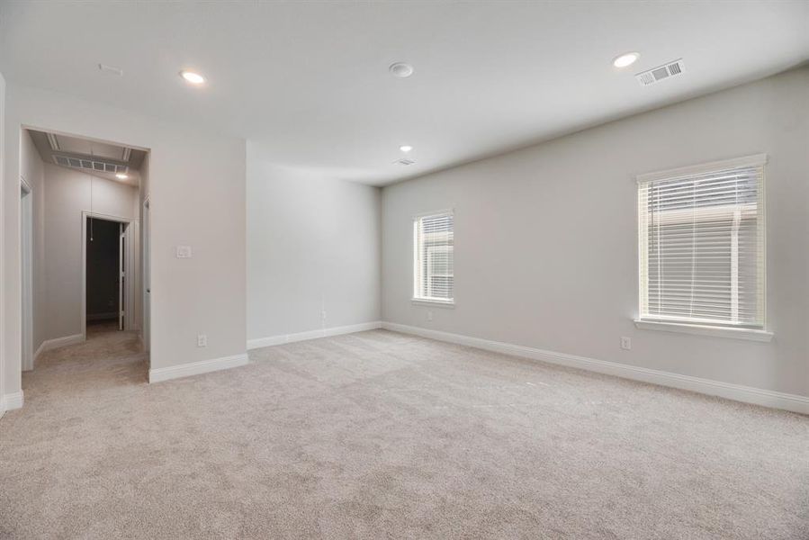 Spacious, unfurnished interior of a new home in Bayside, Rowlett (Image 24). Spacious, unfurnished interior of a new home in Bayside, Rowlett (Image 24).