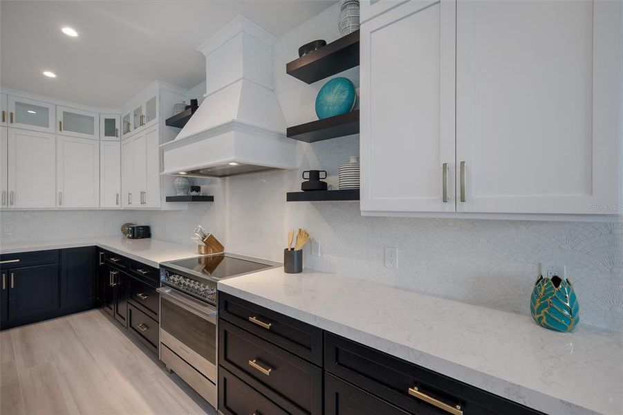 Furnished interior view inside a new home in , Bradenton Beach (Image 30).