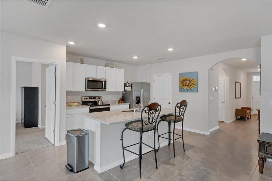 Furnished interior view inside a new home in Glen Creek, Bradenton (Image 18).