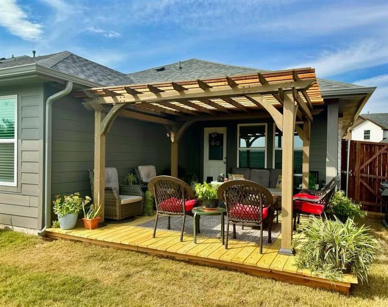 Exterior details and patio area of a home in , Weston (Image 19).